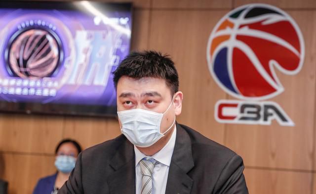 第1077章十恶不赦叶辰所乘坐的船，离开码头之后，便一路向着公海的方向行驶。